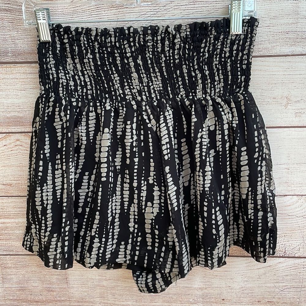 TCEC PAPERBAG WAIST SHORTS - Picture 3 of 6
